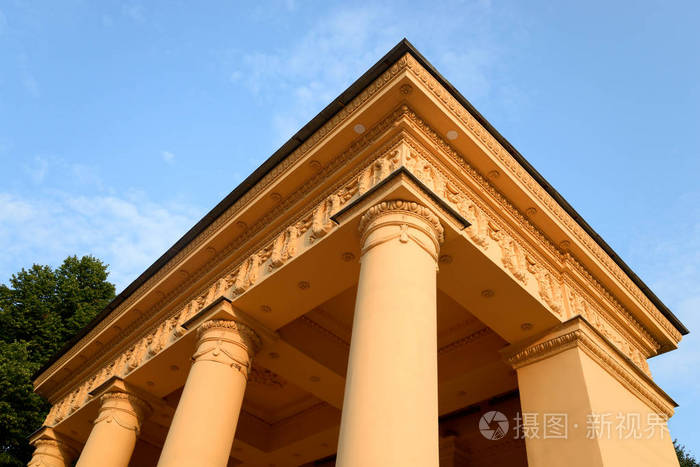 在圣彼得堡的新古典主义建筑风格馆照片 正版商用图片0y1m3b 摄图新视界 在圣彼得堡的新古典主义建筑风格馆照片 正版商用图片0y1m3b 摄图新视界