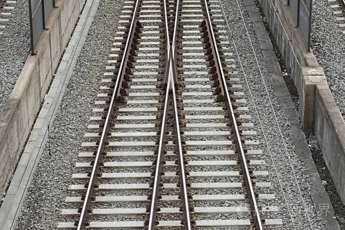 合并铁路轨道