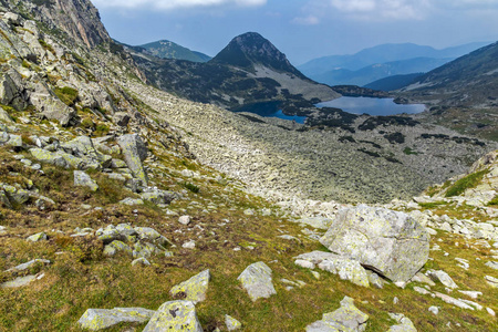 令人惊叹的全景图 Gergiyski 湖，皮林山