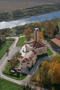 福阿洛伊修 Stepinac Budasevo，克罗地亚在教区教堂