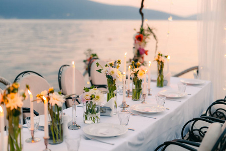 在海边的婚礼晚宴。海上婚礼宴会。Donja 拉斯维加斯