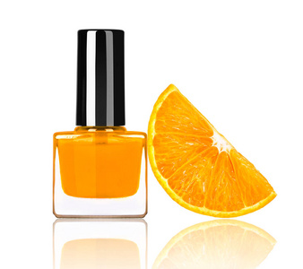用橙色隔离白背上一片明亮指甲油
