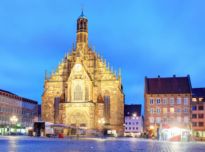 纽伦堡，大教堂圣母教堂在中央广场与彩虹，广管局