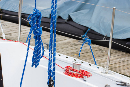 赛艇，多彩绳上帆船，游艇的详细信息