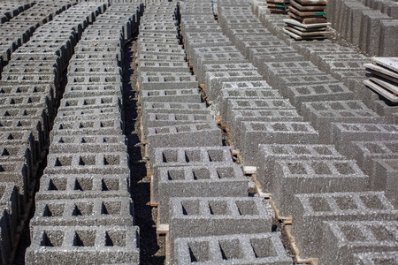泥块露天新的水泥块照片