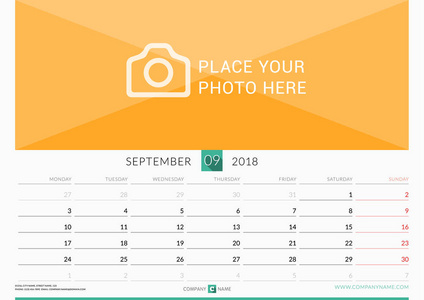 2018 年 9 月。墙上月历为 2018 年。矢量设计打印模板与照片的地方。在周一的周开始。横向打印