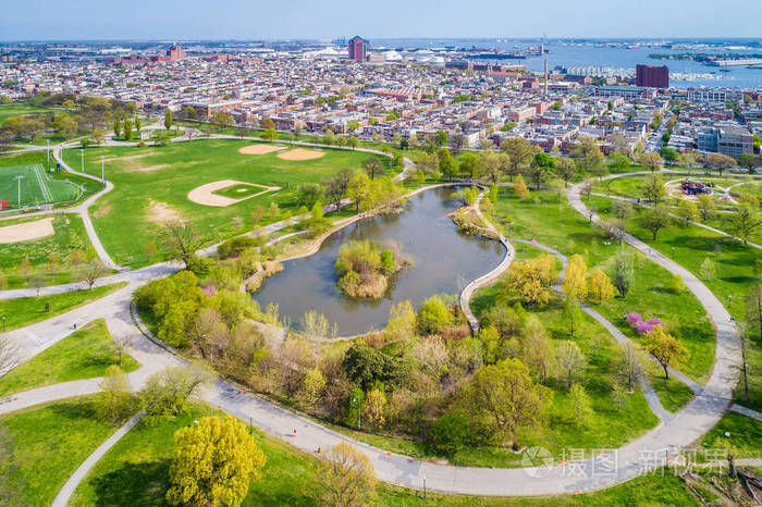 在帕特森公园及广州,baltimo 在池塘的鸟瞰图