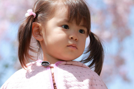 日本女孩和樱花2岁