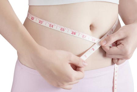 测量肥胖孤立在白色背景的女人。白色背景上剪切路径