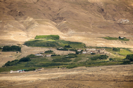 桑噶的小山谷图片