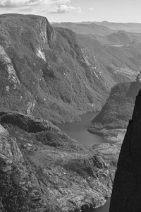 挪威的峡湾景观。Preikestolen 地区。挪威地标拉