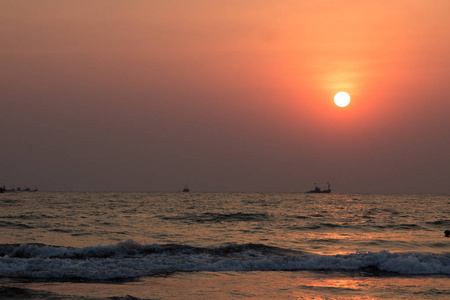 Arabmol 海滩，北印度果阿日落