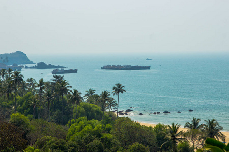 印度马哈拉施特拉邦的海滩。从雷迪堡看风景