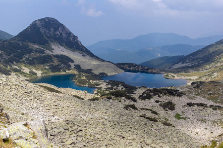 令人惊异的 Gergiyski 景观湖泊，皮林山