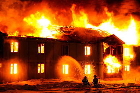 燃烧的房子图片