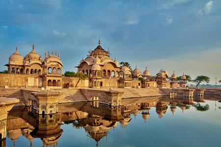 蚧萨诺瓦古废的庙在印度了