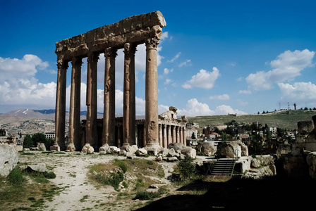 废墟中木星寺和大法院的赫利奥波利斯在黎巴嫩贝卡谷地巴勒贝克