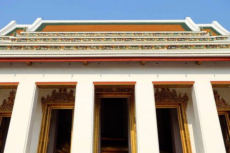 泰国曼谷WatRatchaorot寺的泰国教堂。