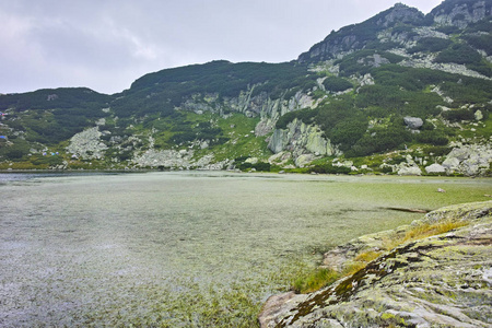 七里拉湖鱼湖风景美不胜收