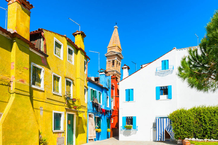 色彩缤纷的房子，在布拉诺岛附近的威尼斯意大利