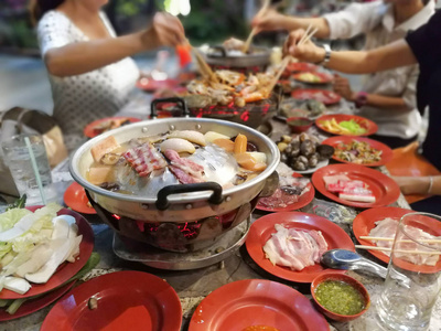 曼谷的热猪肉店图片