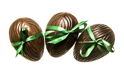 三个复活节巧克力蛋