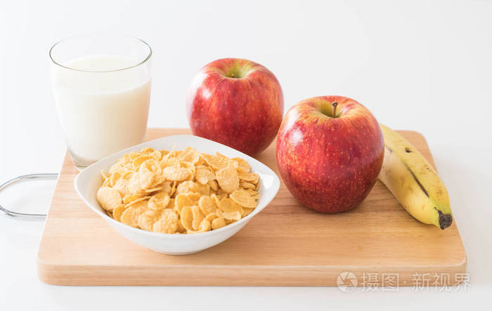 牛奶, 苹果, 香蕉和玉米片