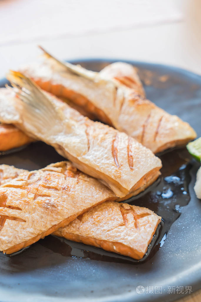 煎三文鱼扒