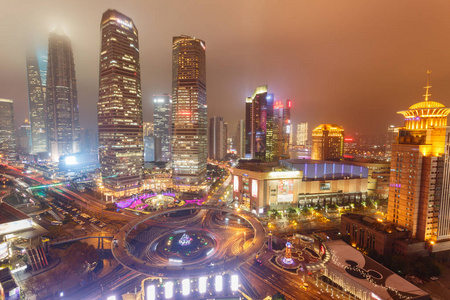 现代的城市夜景，上海浦东，陆家嘴，