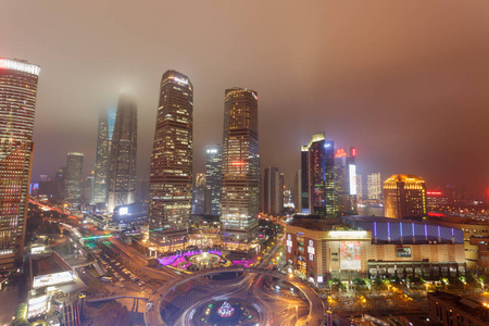 现代的城市夜景，上海浦东，陆家嘴，