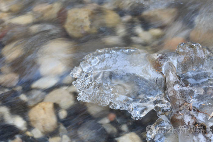 流连忘返的冰线