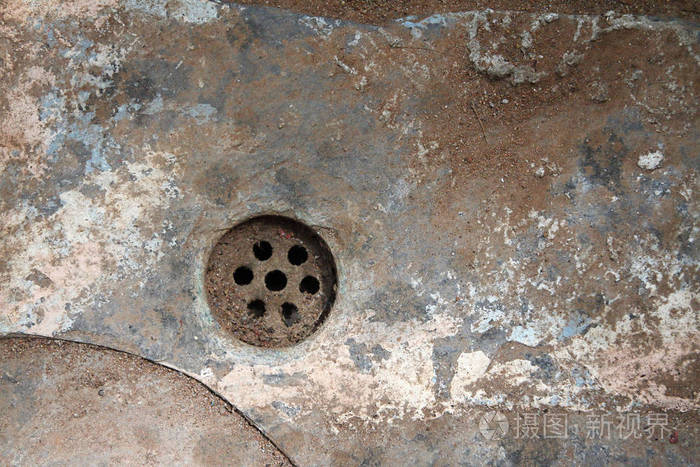 生锈的排水孔