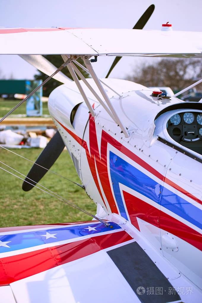 体育飞机准备飞行在阳光明媚的一天