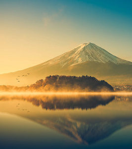 富士山在湖河口湖，日出