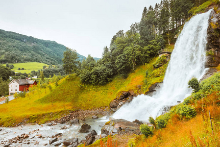 瀑布 Steindalsfossen，挪威