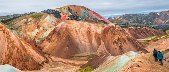 五彩山 Landmannalaugar 的全景视图