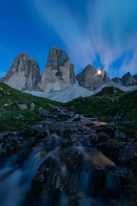 在 Italiayn 白云岩三峰