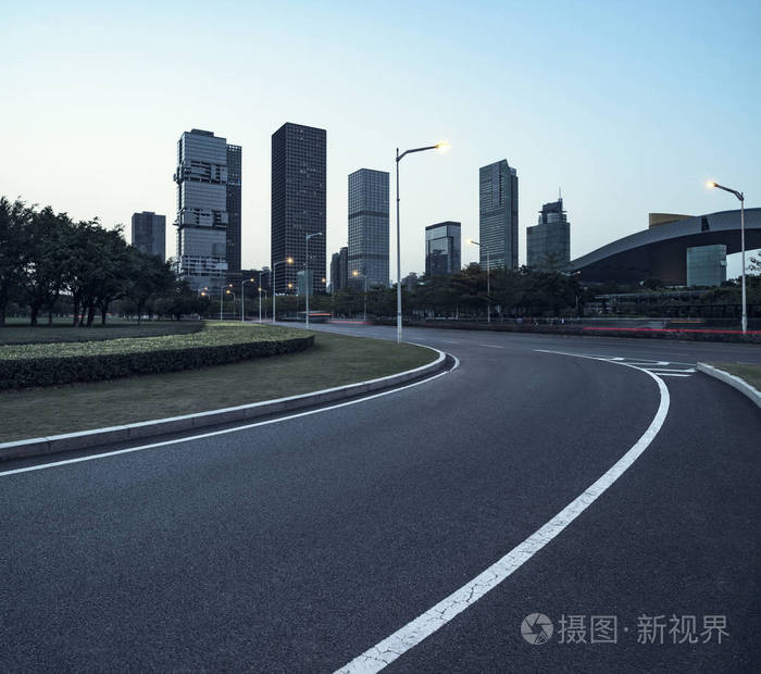 沥青路面的城市道路
