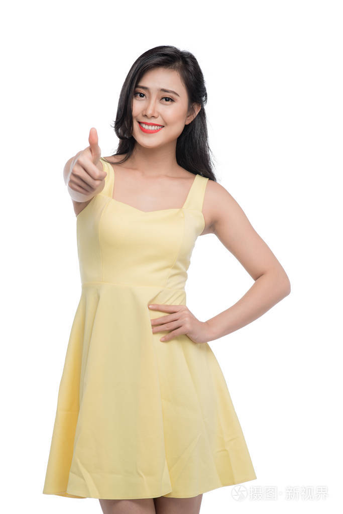 穿黄色衣服的女人