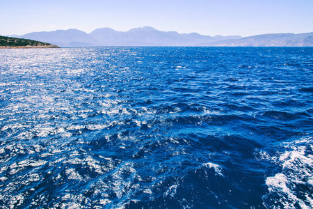 从这艘船，希腊海岸大海的美丽风景