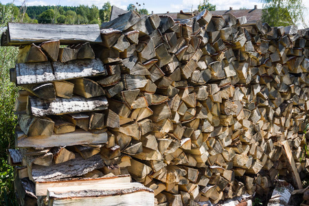 农村门口柴堆图片-农村门口柴堆素材-农村门口柴堆插画-摄图新视界