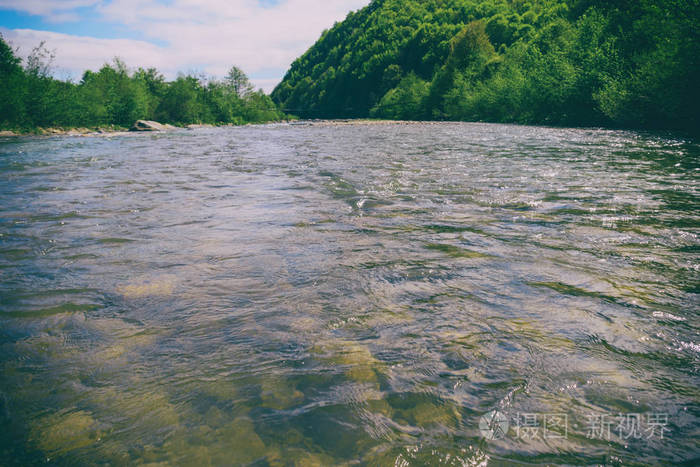 美丽的河流自然之美