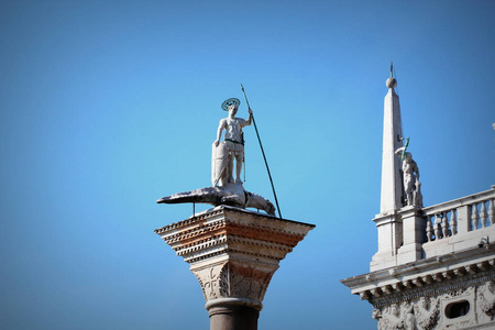 西奥多  圣雕像上一列在意大利Colonne 圣特奥多罗  威尼斯广场圣马尔科