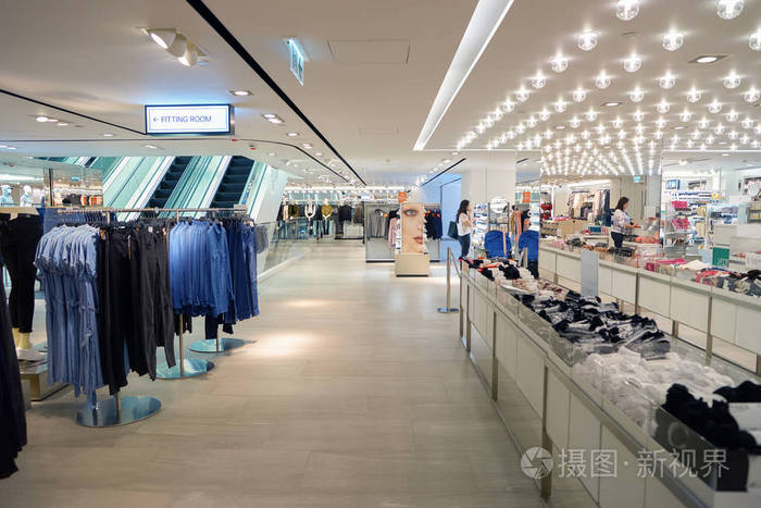 里面的 H M 店在香港照片-正版商用图片0ydnml-摄图新视界