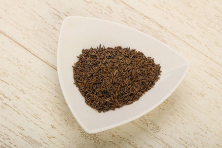 黑色的葛缕子种子图片