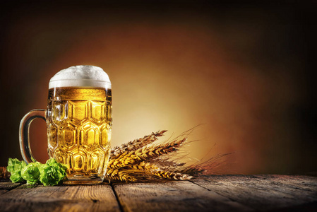 慕尼黑啤酒节啤酒用小麦和啤酒花