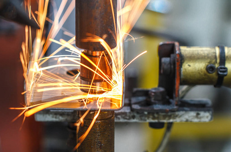 汽车部分激光点焊机工业激光切割加工制造工艺的钢平整钣金件材料的