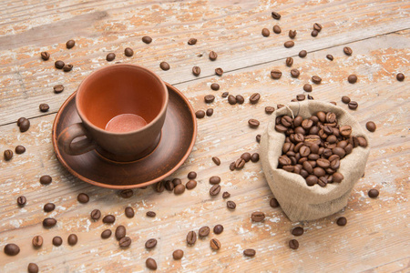 桌上的咖啡豆