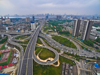 航拍鸟瞰城市高架桥桥道兰图片