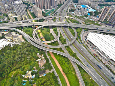 航空摄影的城市高架桥桥道路景观